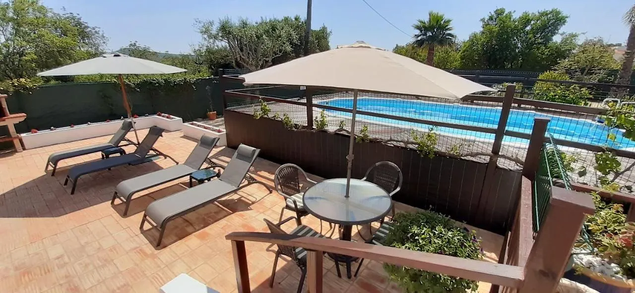 Aprahouseloule Guesthouse Bed & Breakfast