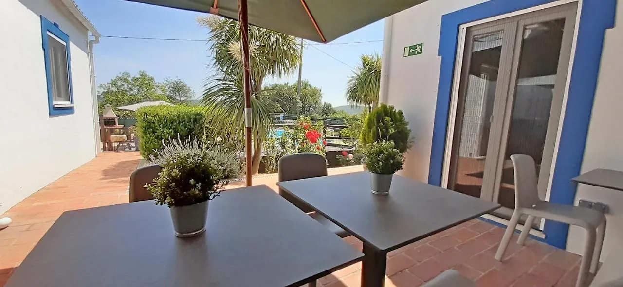 Aprahouseloule Guesthouse Bed & Breakfast