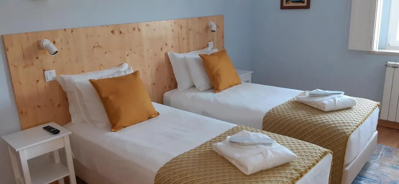 לינה וארוחת בוקר Aprahouseloule Guesthouse פורטוגל