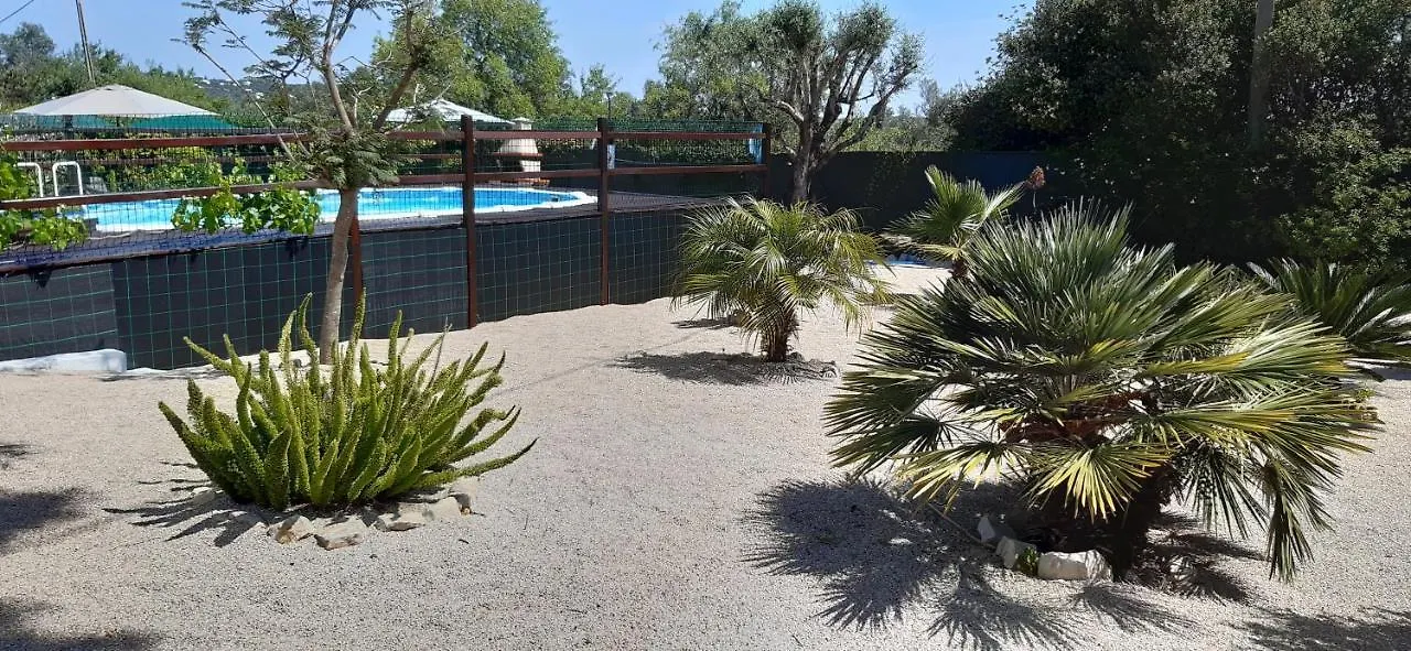 לינה וארוחת בוקר Aprahouseloule Guesthouse